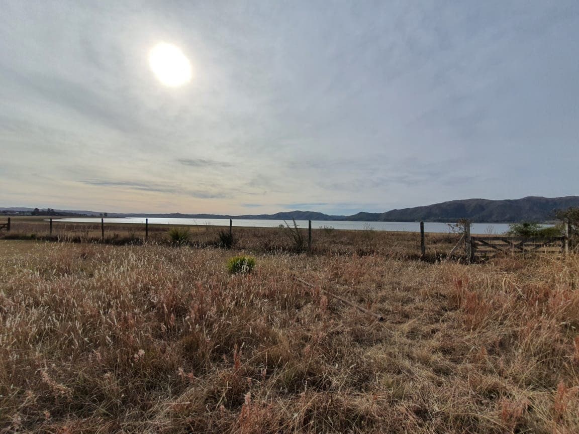 Potrero de Garay, Barrio del Lago, Los molinos, se vende espectacular lote de 1800 m2 sobre la costa del Lago foto 10